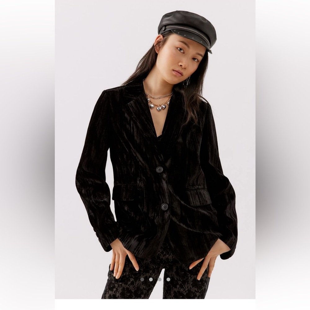 Urban Outfitters Jules Velvet Blazer